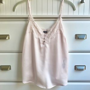 Lace trim cami in light pink